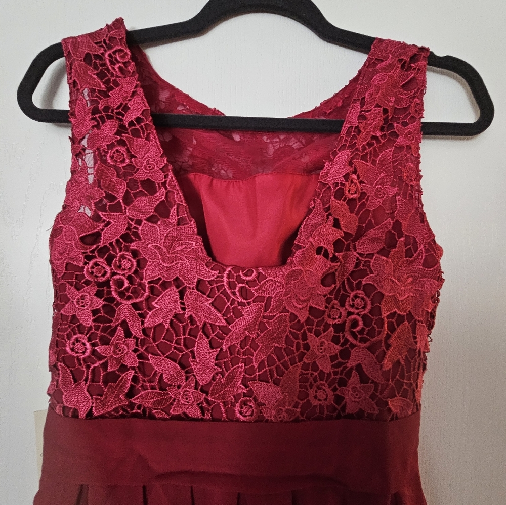 Red Dress - Picture 3 of 9